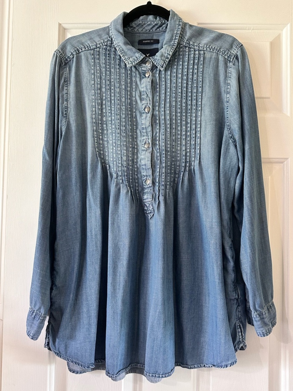 American Eagle Chambray Denim Button-Down Blouse